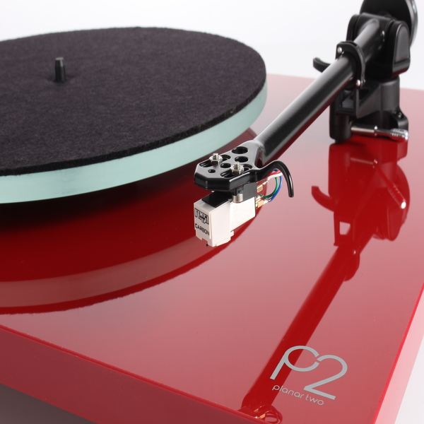 Rega and igus® collaborate in record players